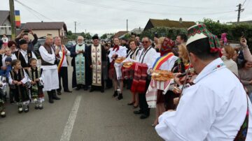 Oaspeții au fost întâmpinați cu pâine și sare