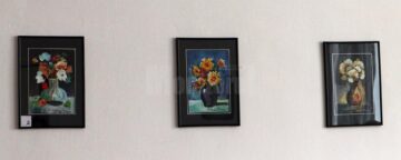 Expoziția „Flori pentru Flori”, a maestrului Radu Bercea, a fost vernisată de sărbătoarea Adormirii Maicii Domnului la Galeriile de Artă ale Muzeului de Artă „Ion Irimescu” din Fălticeni Radu Bercea