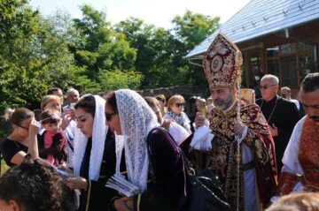 Armeni din toată țara alături de credincioși ortodocși, prezenți ieri la hramul Sfintei Maria, la Hagigadar