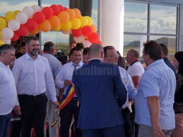 Grigore Vasilaș, împreună cu Gheorghe Flutur, Ioan Bălan și Adrian Isepciuc, la inaugurarea benzinăriei Rompetrol Partner