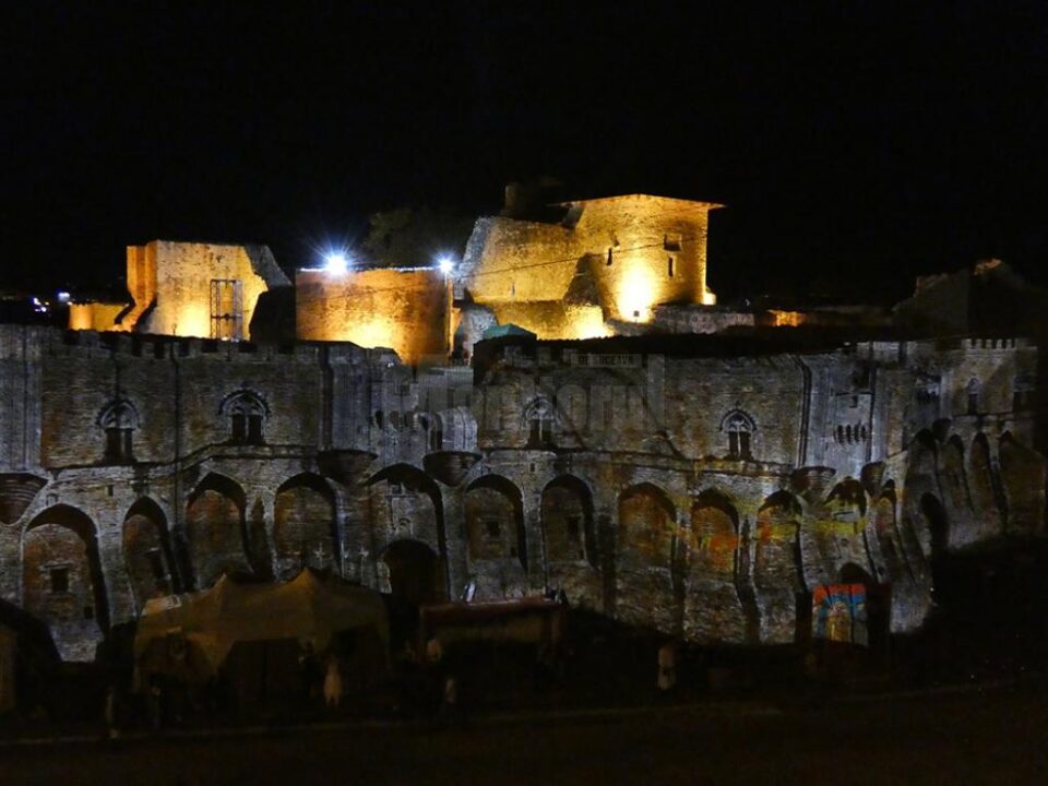 Proiecții video pe zidurile Cetății Suceava