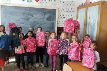 Ajutați 300 de copii nevoiași care au nevoie de ghiozdane și rechizite în noul an școlar!