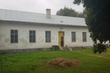 Clădirea are aproape 100 de ani, iar investițiile serioase par să o fi ocolit în ultimii zeci de ani Clădirea are aproape 100 de ani, iar investițiile serioase par să o fi ocolit în ultimii zeci de ani