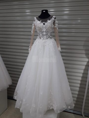 Util – Un loc in care găsești ușor vestimentația pentru orice petrecere