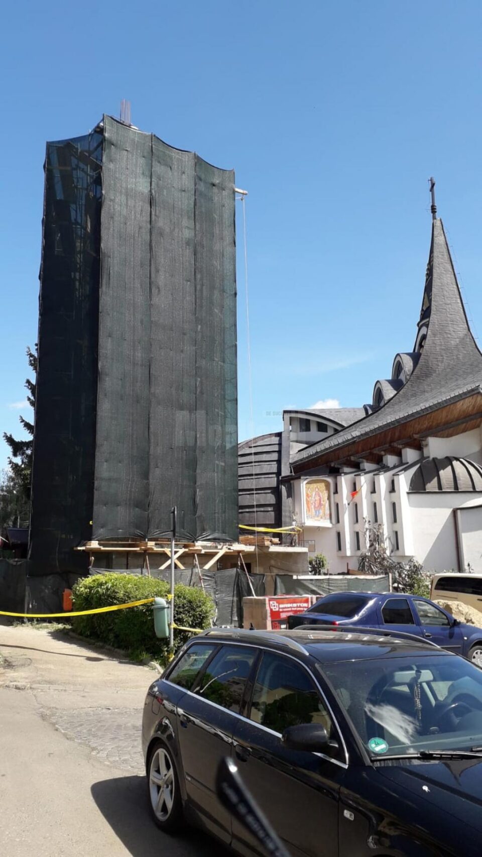 Crucea va fi sfințită și montată pe Turnul Unirii, lângă Biserica „Nașterea Maicii Domnului”