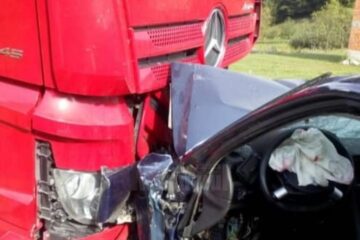 Sucevean mort după ce a intrat cu autoturismul într-un autotren