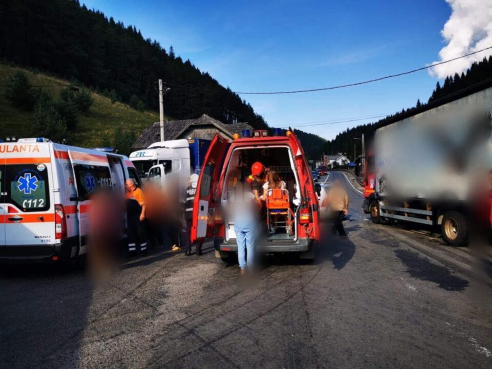 In urma apelului la 112, au fost mobilizate forte multiple pentru salvarea victimelor