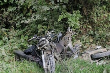 Motocicleta condusă de tânărul de 18 ani