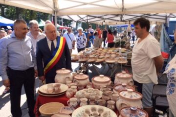 Cea de-a XXXVII-a ediție a Târgului Olarilor și Meșterilor Populari „Ochi de Păun” de la Rădăuți. Foto: Doru Clipa