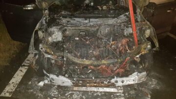 Un Ford Kuga de 23.000 de euro a ars violent în trafic