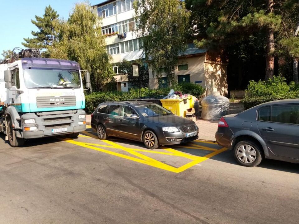 Marcajele de staționare interzisă în dreptul platformelor îngropate de depozitare a deșeurilor, o necesitate