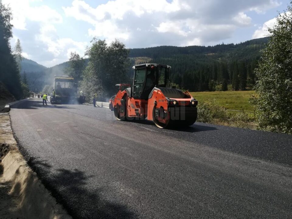 Lucrările la stratul de uzură au fost finalizate