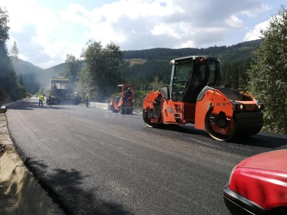 Lucrările la stratul de uzură au fost finalizate