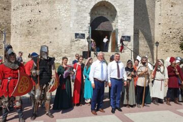 La deschiderea Festivalului de Artă Medievală din Soroca, primarul Ion Lungu a transmis salutul Cetății de Scaun a Sucevei