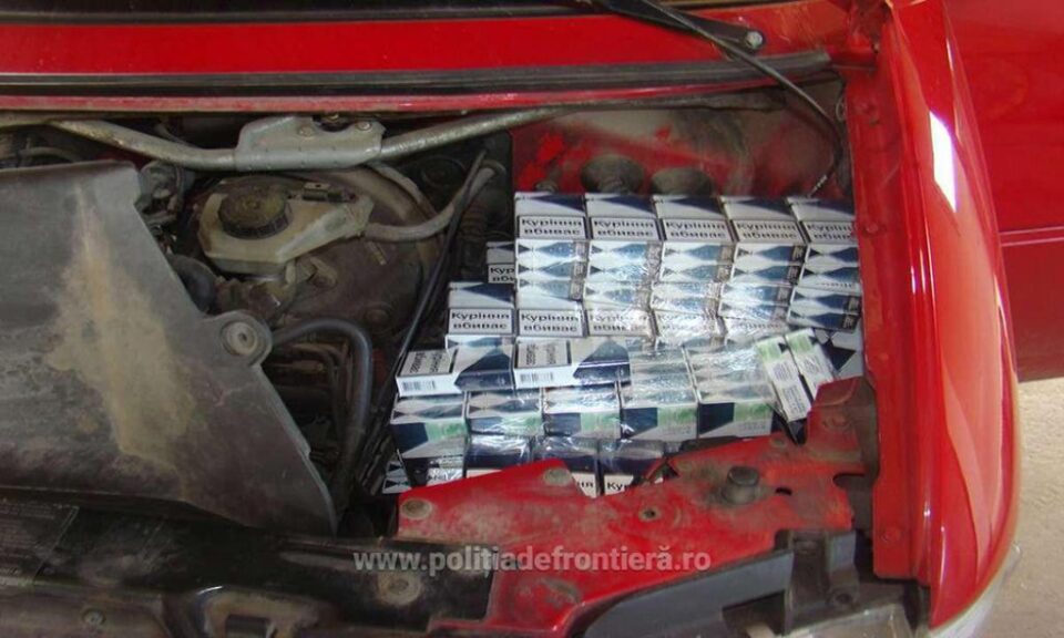 Țigări ascunse sub capotă