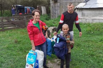Patru frați necăjiți vor avea o casă nouă cu ajutorul Asociației ,,Licuricii fericiți” din Câmpulung Moldovenesc