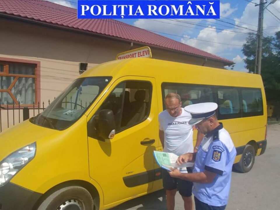 Polițiștii au început verificarea microbuzele școlare