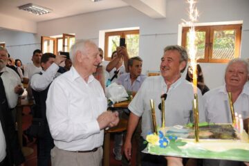 Artistul Radu Bercea a fost sărbătorit joi la Gura Humorului, la împlinirea vârstei de 80 de ani