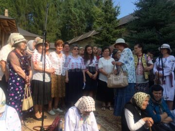 Sute de credincioși au participat duminică la sărbătorirea a 550 de ani de la sfințirea Mănăstirii Putna