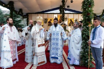 Sute de credincioși au participat duminică la sărbătorirea a 550 de ani de la sfințirea Mănăstirii Putna