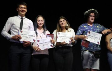 Cu spectacolul „Făt-Frumos, dar nu prea”, Trupa Gong din Roman a câștigat trofeul Festivalului „Grigore Vasiliu Birlic”