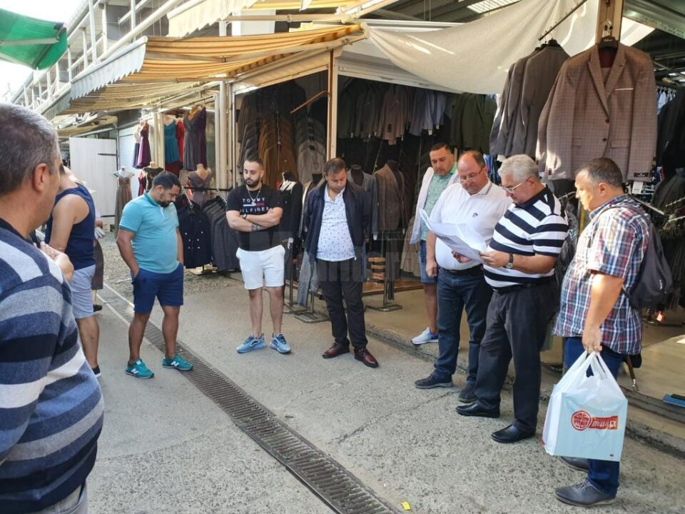 Modificările necesare pentru asigurarea încălzirii Bazarului, discutate de primarul Sucevei cu comercianții