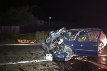 Impactul frontal dintre cele două mașini le-a fost fatal celor doi soți