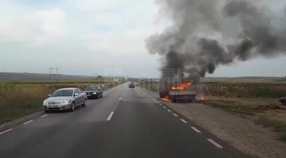 Autoutilitară distrusă duminică seara în incendiu, în zona satului Cumpărătura