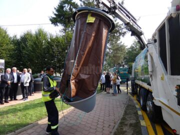 Cel mai modern sistem de colectare a gunoiului menajer, implementat de asocierea Diasil – Ritmic, a fost inaugurat la Suceava