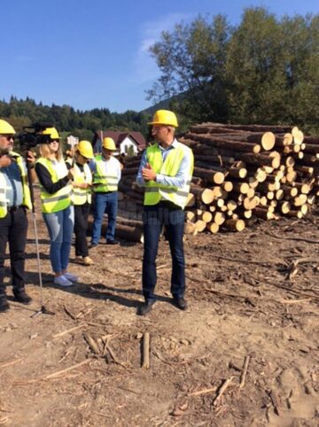 Un grup de jurnaliști suceveni a vizitat firma Holzindustrie Schweighofer