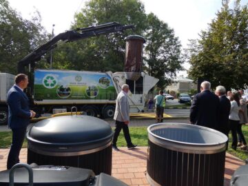 Cel mai modern sistem de colectare a gunoiului menajer, implementat de asocierea Diasil – Ritmic, a fost inaugurat la Suceava