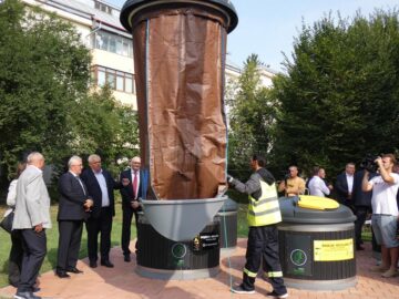 Cel mai modern sistem de colectare a gunoiului menajer, implementat de asocierea Diasil – Ritmic, a fost inaugurat la Suceava