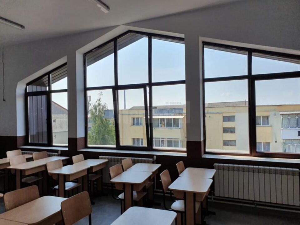 Șase noi săli de clasă și o aulă, create prin mansardarea Școlii Nr.10 din Burdujeni