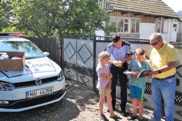 Rechizite pentru copii din familii defavorizate