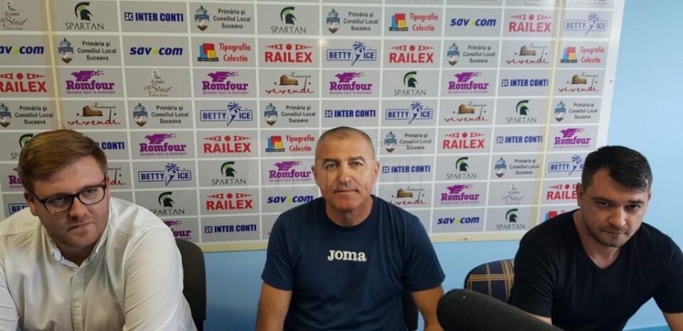 Conducerea Forestei l-a prezentat pe Petre Grigoraș în cadrul unei conferințe de presă Conducerea Forestei l-a prezentat pe Petre Grigoraș în cadrul unei conferințe de presă