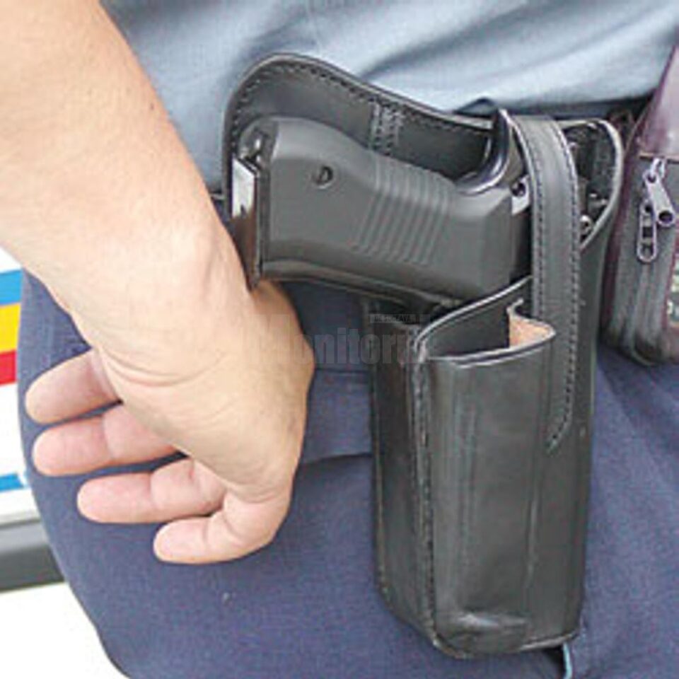 Tânăr împușcat în timp ce polițiștii trăgeau după mașina condusă de un șofer băut și fără permis