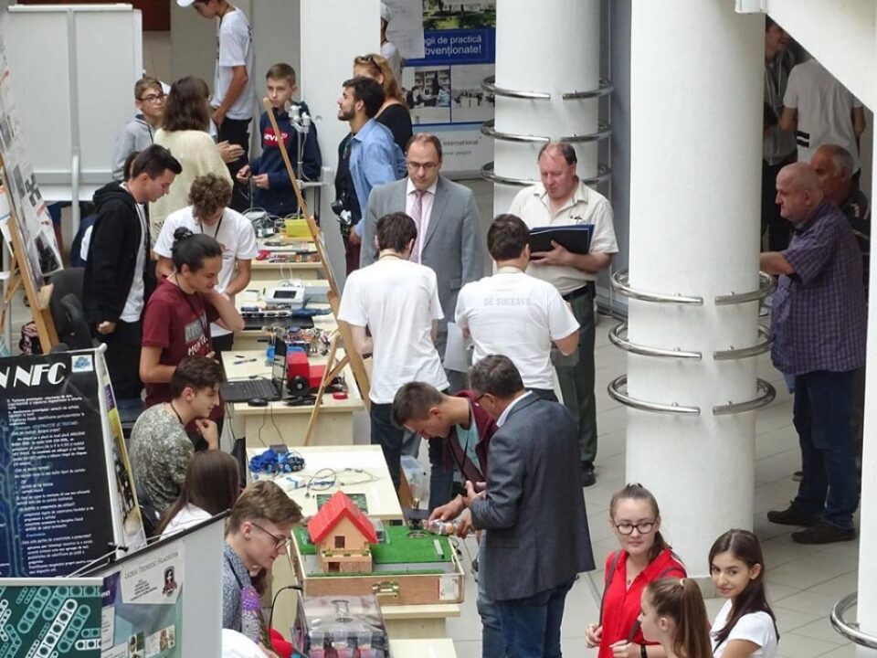 Cele mai interesante proiecte de știință ale elevilor din România, prezentate la Suceava Cele mai interesante proiecte de știință ale elevilor din România, prezentate la Suceava
