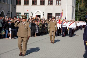 Prima defilare în uniforma militară pentru cei 120 de boboci ai Colegiului Militar din Câmpulung