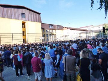 Ion Lungu a participat la deschiderea anului școlar în 16 unități de învățământ, din toate cartierele Sucevei