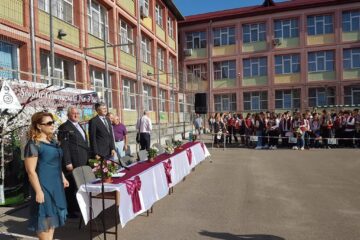 Primarul Ion Lungu a participat la deschiderea anului școlar în 16 unități de învățământ, din toate cartierele Sucevei