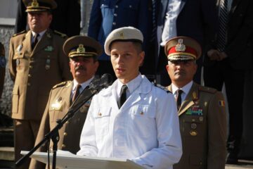 Prima defilare în uniforma militară pentru cei 120 de boboci ai Colegiului Militar din Câmpulung