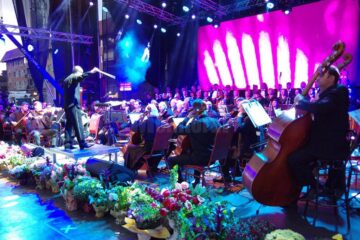 „Simfonii de toamnă”, ediția a VIII-a, un regal de muzică, lumini, culoare, virtuozitate, profesionalism