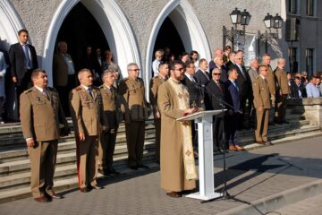 Prima defilare în uniforma militară pentru cei 120 de boboci ai Colegiului Militar din Câmpulung