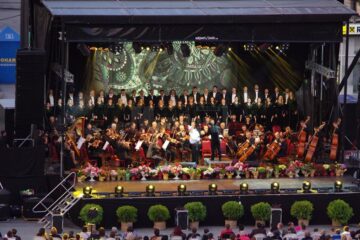 „Simfonii de toamnă”, ediția a VIII-a, un regal de muzică, lumini, culoare, virtuozitate, profesionalism