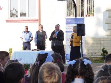 Ion Lungu a participat la deschiderea anului școlar în 16 unități de învățământ, din toate cartierele Sucevei