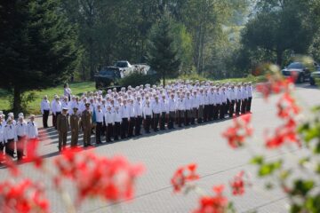 Prima defilare în uniforma militară pentru cei 120 de boboci ai Colegiului Militar din Câmpulung
