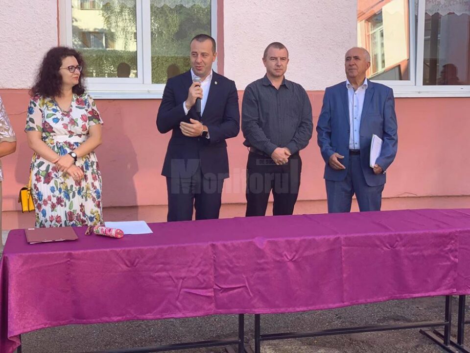 Viceprimarul Lucian Harșovschi la deschiderea anului școlar 2019 - 2020