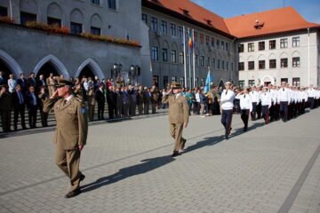 Prima defilare în uniforma militară pentru cei 120 de boboci ai Colegiului Militar din Câmpulung