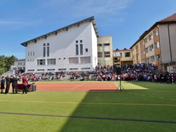 Ion Lungu a participat la deschiderea anului școlar în 16 unități de învățământ, din toate cartierele Sucevei