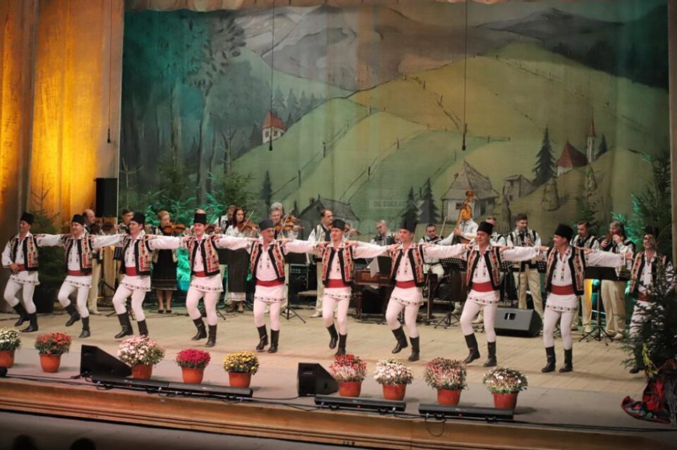 Gala de premiere „10 pentru folclor”, ediția a IV-a, pe scena Casei de Cultură a Sindicatelor Suceava